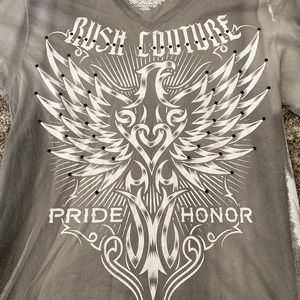 Men’s Rush Couture Graphic V Neck Tee - L